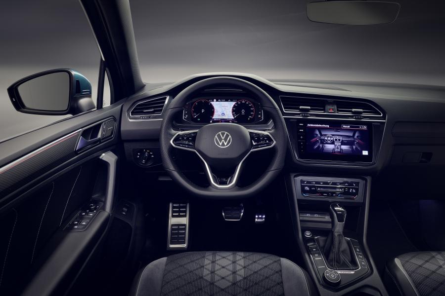 Торпедо Volkswagen Tiguan R-Line 2020 года  (WW) (фото 31 из 33)